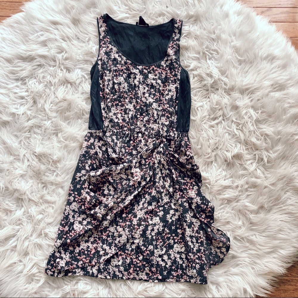 • Club Monaco • Silk Floral Faux Wrap Dress 2 Gray